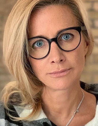 «Отомсти за нас всех»: Ника Белоцерковская поздравила Собчак со свадьбой