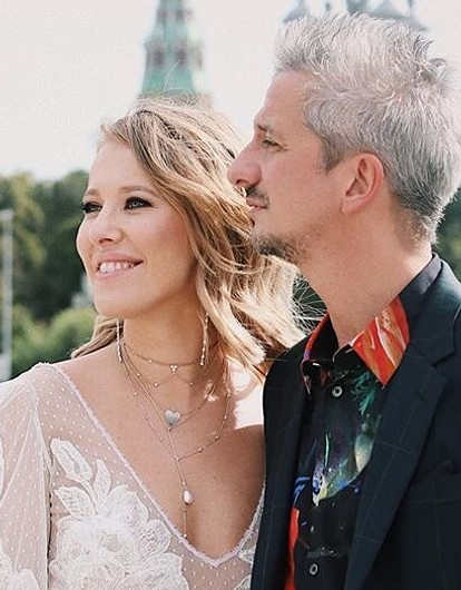 Ксения Собчак и Константин Богомолов обвенчались в храме Вознесения Господня (видео)