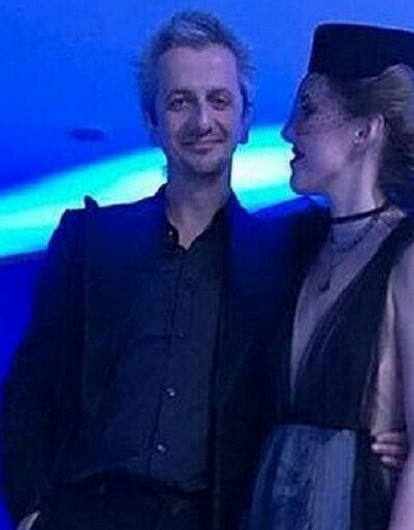 Ксения Собчак и Константин Богомолов приехали на регистрацию брака на катафалке