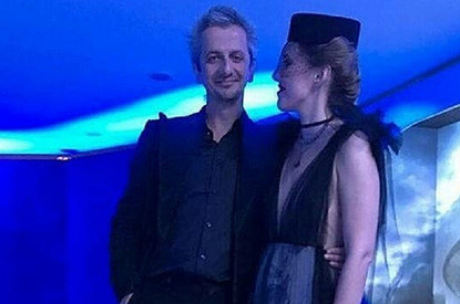 Ксения Собчак и Константин Богомолов приехали на регистрацию брака на катафалке