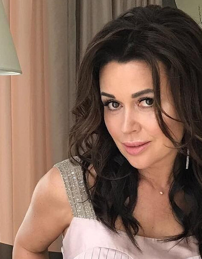 СМИ: Анастасию Заворотнюк подключили к аппарату искусственной вентиляции легких