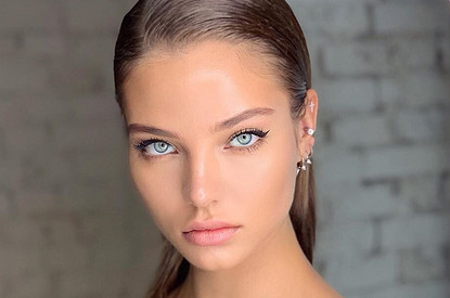 Алеся Кафельникова продолжает покорять мировые подиумы (Burberry, Moschino. Кто следующий?)