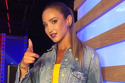 Ольга Бузова случайно села на шпагат (это больно)