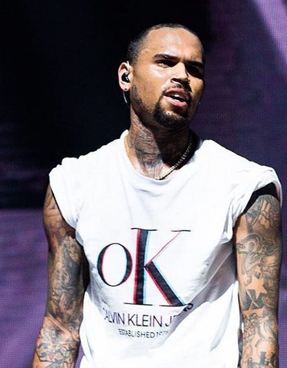 Криса Брауна затравили в Сети за похотливый комментарий Рианне (и припомнили, как он ее избил)