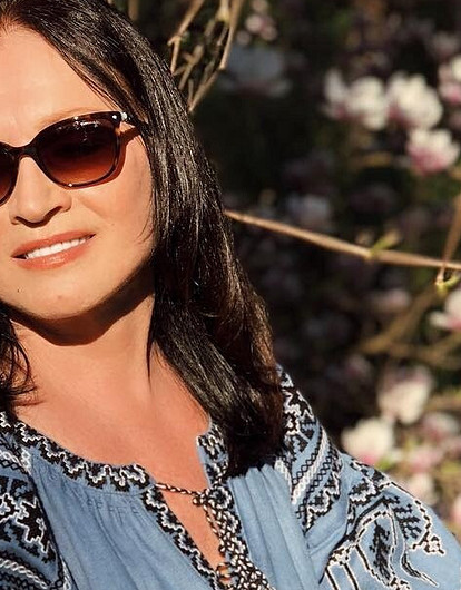 «Воскресенье в Портофино»: София Ротару поделилась курортным фото в розовом платье