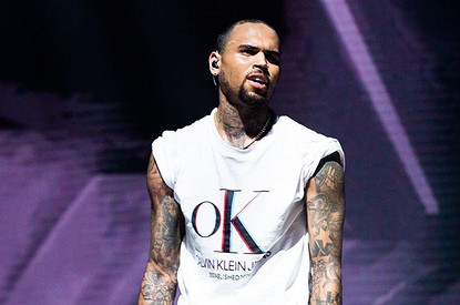 Криса Брауна затравили в Сети за похотливый комментарий Рианне (и припомнили, как он ее избил)