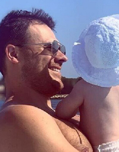 Эмин Агаларов опубликовал милое видео с 9-месячной дочерью