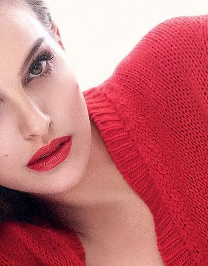 Натали Портман пришла на премьеру фильма в экстремальном мини с глубоким декольте