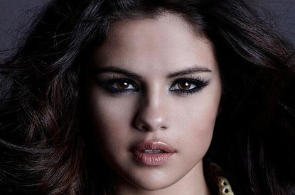 «Я не могла улыбаться»: Селена Гомес рассказала о самом страшном периоде в жизни (видео)