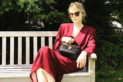 52-летняя Рената Литвинова вышла на подиум на показе Balenciaga (видео)