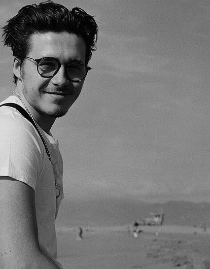 Бруклин Бекхэм отдохнул в компании российской оперной певицы