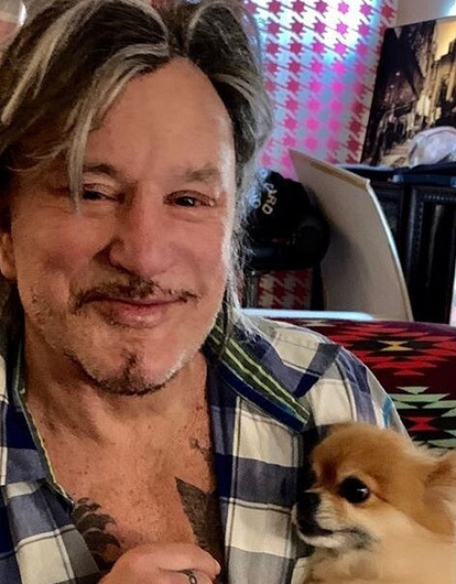 Поклонники не узнали Микки Рурка после очередной «пластики» (видео)