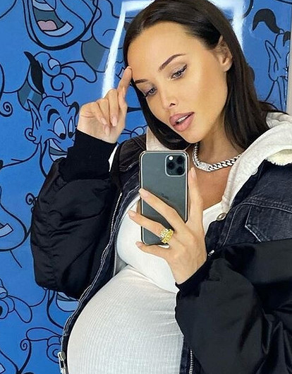 Анастасия Решетова показала, что возьмет с собой в роддом (видео)