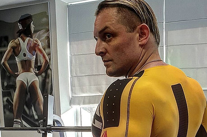 Аскольду Запашному провели экстренную операцию на позвоночнике в Германии