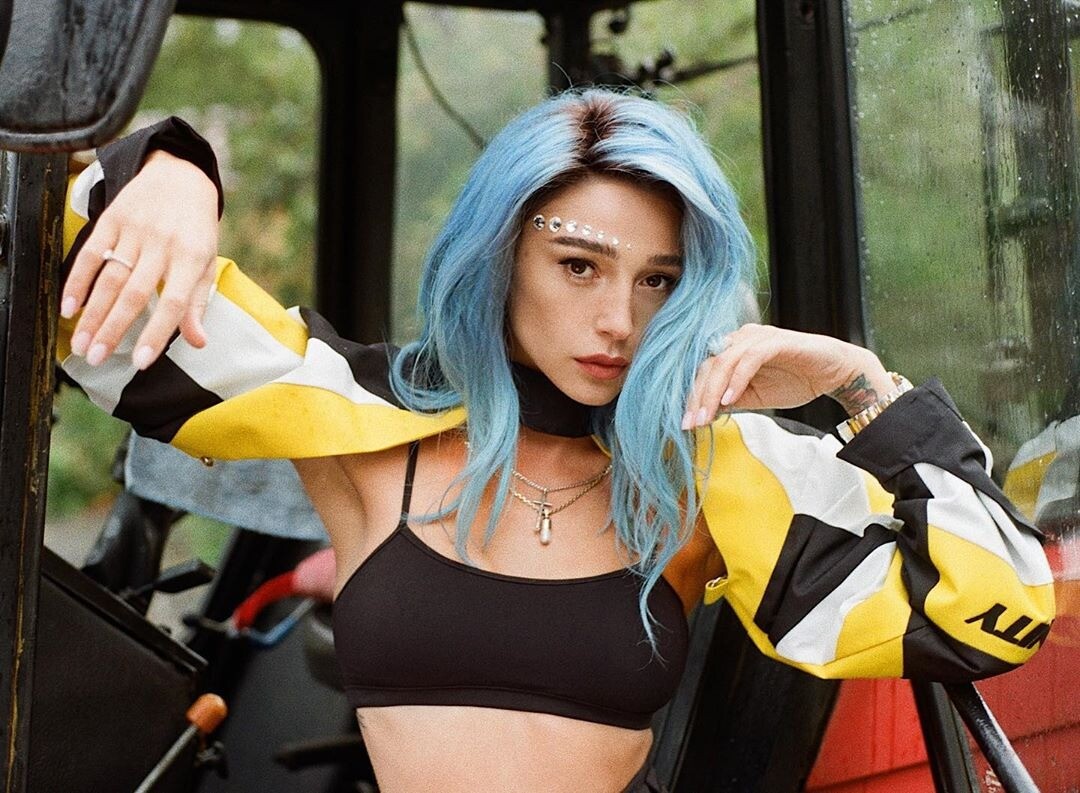 СМИ: Настя Ивлеева поменяла фамилию после тайной свадьбы