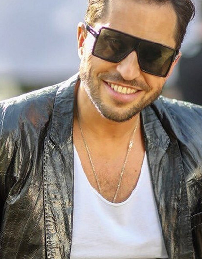 От слесаря до звезды экрана: биография и личная жизнь Александра Реввы