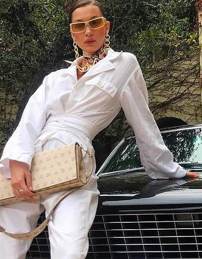 Как известные модели носят белые кроссовки в повседневной жизни (стоит поучиться)