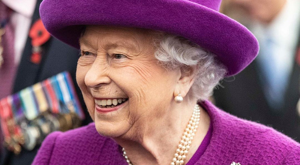 «Поддерживаем желание Гарри и Меган начать новую жизнь»: Елизавета II выступила с официальным заявлением
