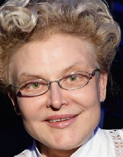 «Мне тоже нравится»: Елена Малышева спела строчку из песни Билли Айлиш (внезапное видео)