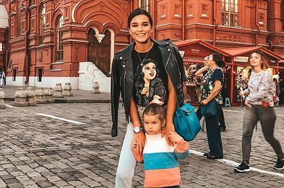 Четырехлетняя дочь Ксении Бородиной побрила бровь (видео)