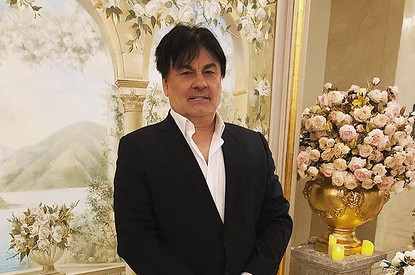 Неизвестный прострелил ногу певцу Александру Серову (видео)