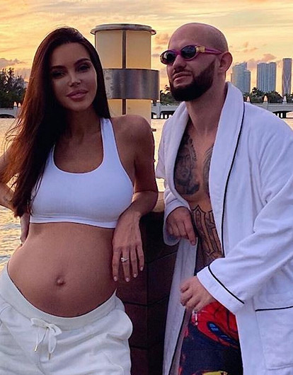 «Жутко боюсь»: Оксана Самойлова рассказала о предстоящем кесаревом сечении