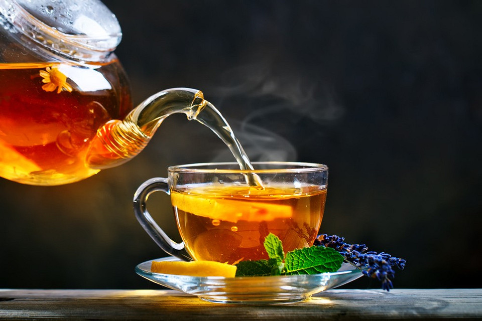 Тонус, расслабление и похудение: полезные свойства и возможный вред чая с чабрецом