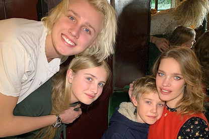 «Instagram против реальности»: Наталья Водянова опубликовала контрастные фото с сыном