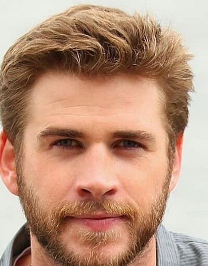 Лиама Хемсворта засняли за поцелуями с новой девушкой