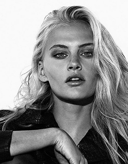 Внук Никиты Михалкова навестил выпавшую из окна Ксению Пунтус в больнице