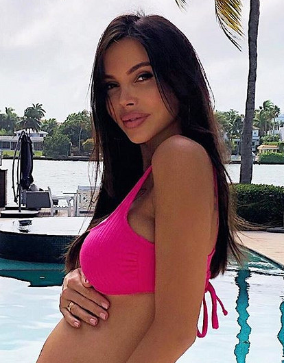 Оксана Самойлова намекнула на пол четвертого ребенка