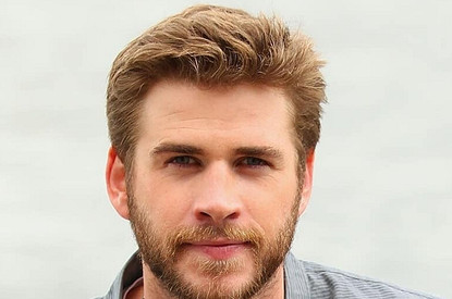 Лиама Хемсворта засняли за поцелуями с новой девушкой