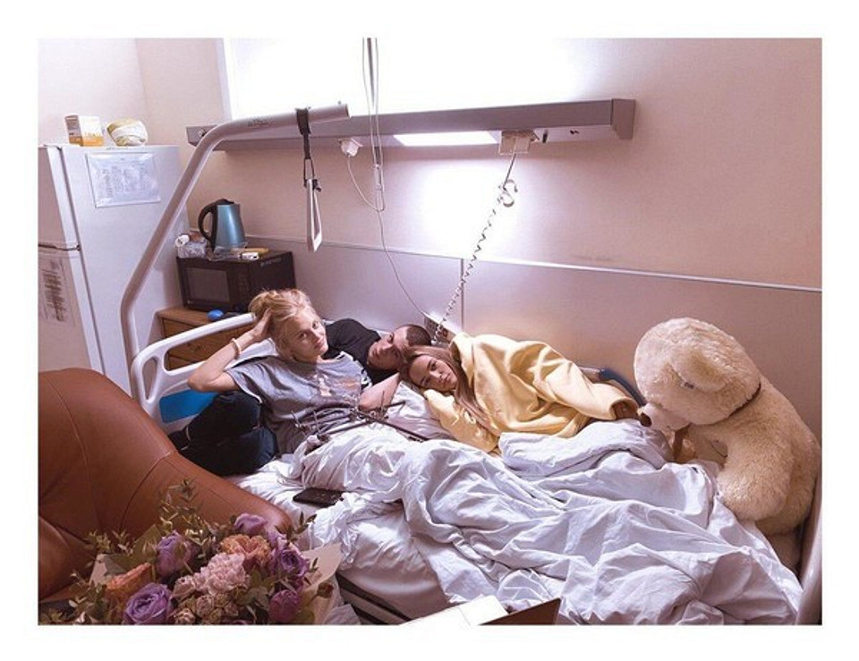 Внук Никиты Михалкова навестил выпавшую из окна Ксению Пунтус в больнице