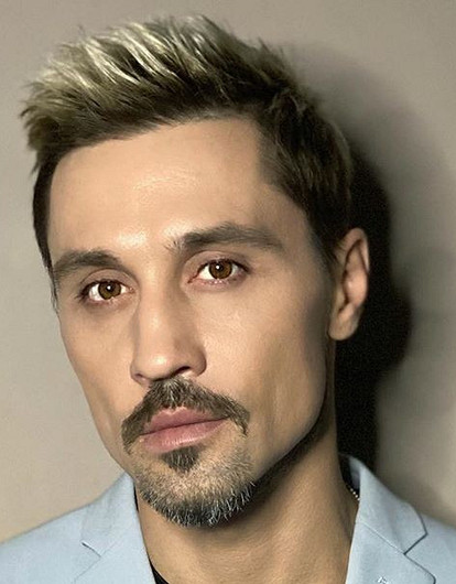 Дима Билан едва ходит после очередной операции на ноге (видео)