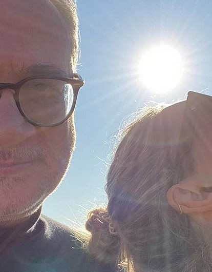 «Нам есть, чем вас порадовать»: Вера Брежнева поделилась новыми снимками с Константином Меладзе