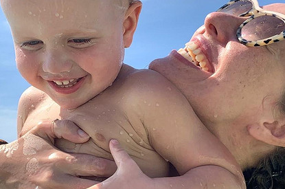 «Маленькие гаденыши»: Ксения Собчак призналась, что полюбила чужих детей после рождения сына (видео)