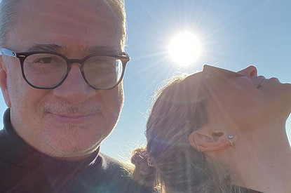 «Нам есть, чем вас порадовать»: Вера Брежнева поделилась новыми снимками с Константином Меладзе