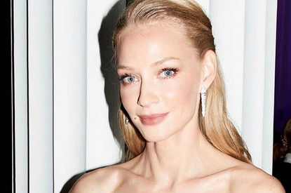 «Летать невредно»: Светлана Ходченкова показала трюк на пилоне (тело мечты)