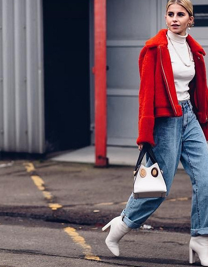 С чем носить высокие сапоги на каблуке: 34 образа на каждый день для осени, зимы и весны