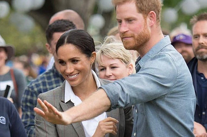 «Стремится к простоте»: прилетевшего в Канаду принца Гарри с трудом узнали в толпе