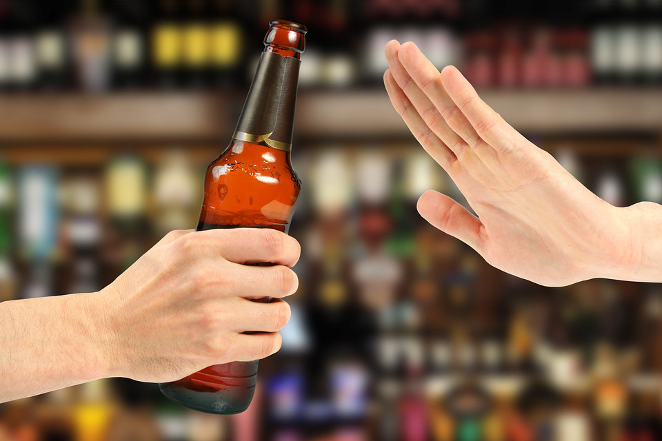 Почему нельзя алкоголь после ботокса: 2 весомых аргумента