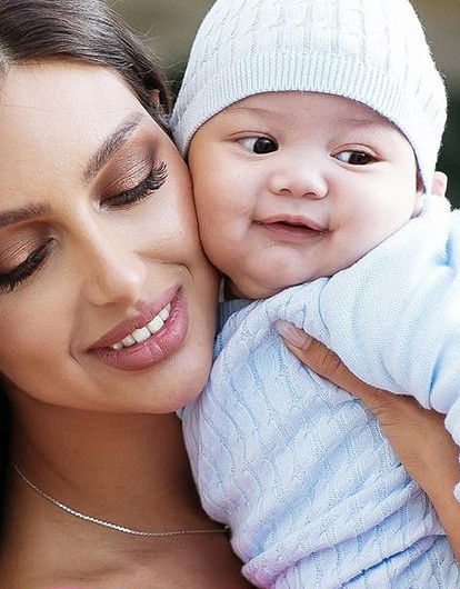 «Три грыжи и отек костного мозга»: Оксана Воеводина рассказала о своих мучениях и диагнозе после родов