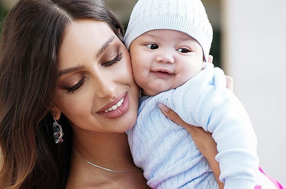 «Три грыжи и отек костного мозга»: Оксана Воеводина рассказала о своих мучениях и диагнозе после родов