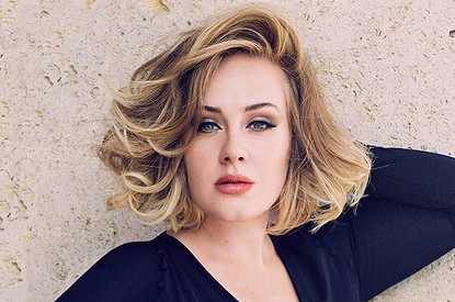 Папарацци засняли похудевшую на 45 килограммов Адель (ее не узнать)