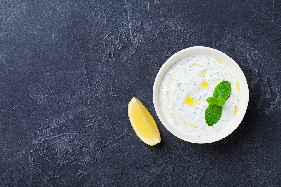 Полезные заправки для салата из йогурта: 7 лучших рецептов на каждый день