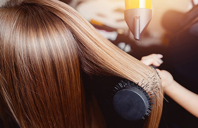 Как увлажнить сухие окрашенные волосы в домашних условиях?