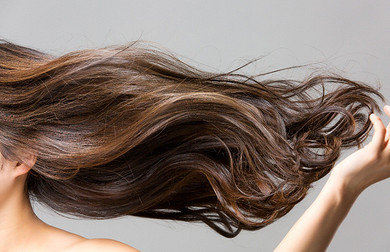 Как увлажнить сухие кончики волос в домашних условиях, не используя волшебное заклинание?