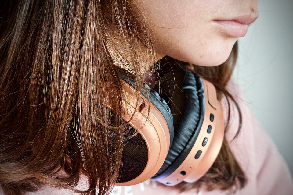 Почему наушники могут стать причиной нарушения слуха (дело совсем не в громком звуке)