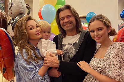 «Полтос»: Стеша Маликова поздравила знаменитого отца с 50-летием (видео)