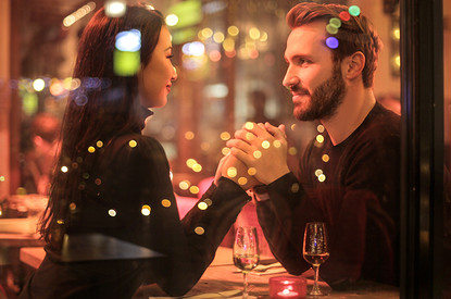 Идеи на День святого Валентина для знаков зодиака, пар и одиночек